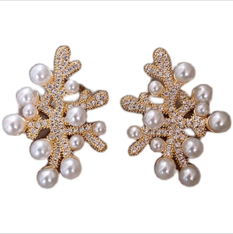 

New coral earrings, pearl earrings, zircon earrings, fashion trend earrings, wild earrings, niche design earrings