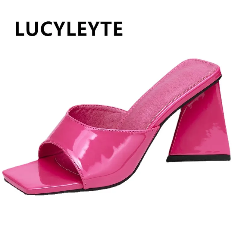 Женские летние шлепанцы на необычном каблуке женские мюли высоком без застежки