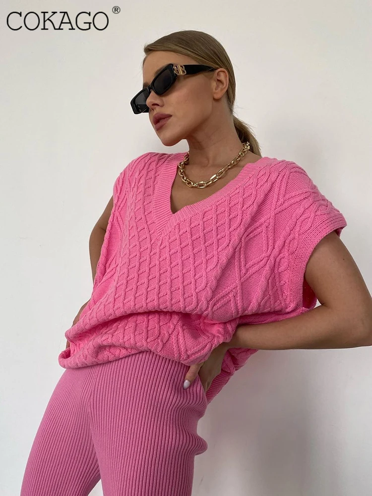 Свитер Женский вязаный без рукавов с V-образным вырезом |