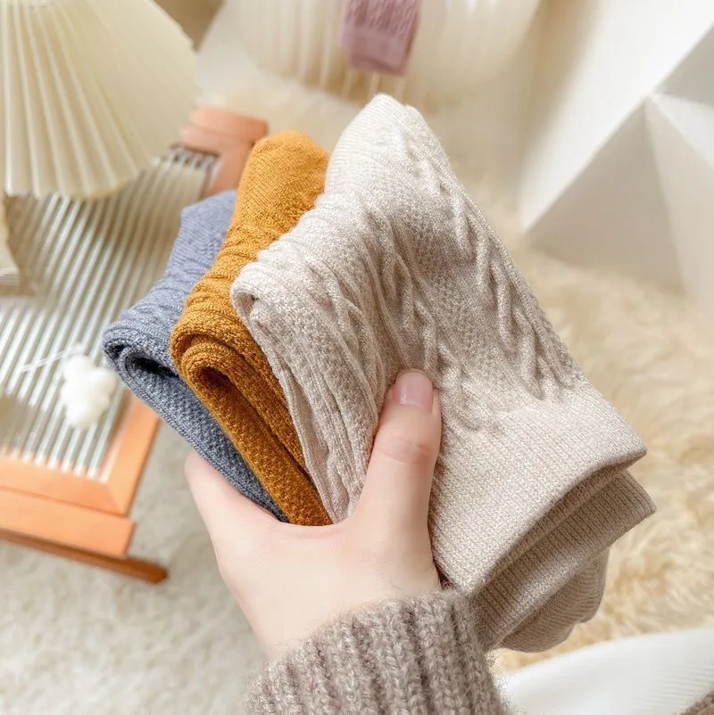 

Waxy glutinous soft three-dimensional twist delicate wool socks