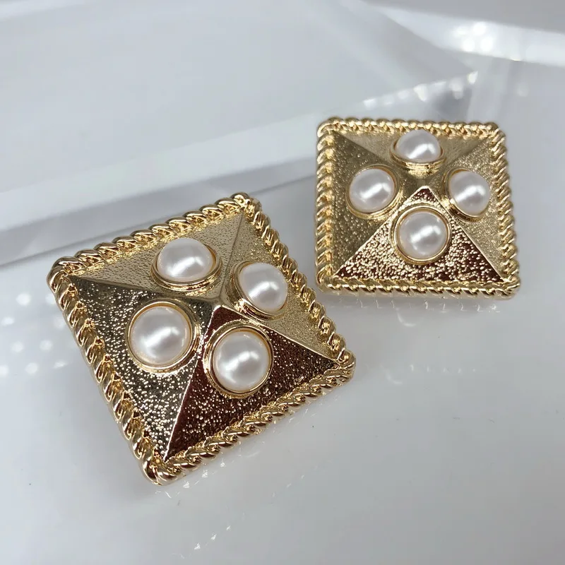 F.J4Z New Big Earring for Women Fashion Retro Pyramid Alloy Simulated Pearl Geo Earrings Chunky Party Gifts Dropship | Украшения и