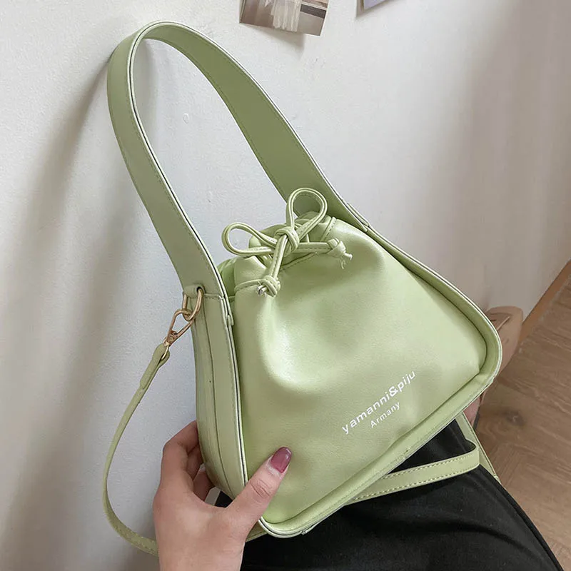 

Женская Повседневная модная мягкая сумка на плечо, Новинка лета 2021, простая сумка-мешок, роскошные высококачественные однотонные Сумки из и...