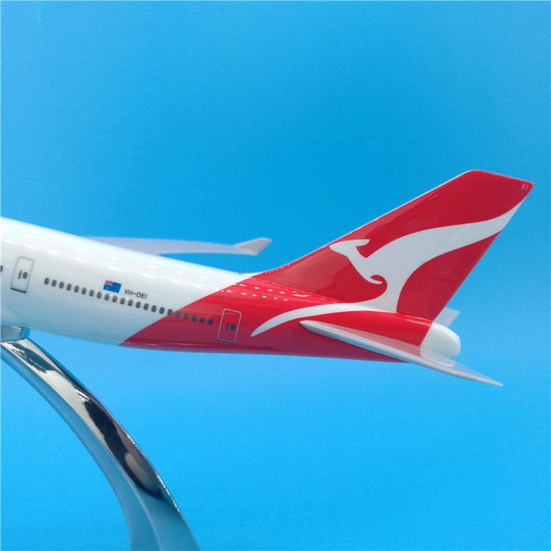 32CM 1:250 B747model QANTAS Australia airline with alloy base resin aircraft plane collectible display model collection | Игрушки и