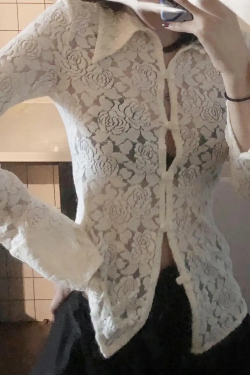 

SHENGPALAE temperament rose hollow blouse women's spring 221 new lapel slim single breasted lace knitted long sleeve shirt 5C194