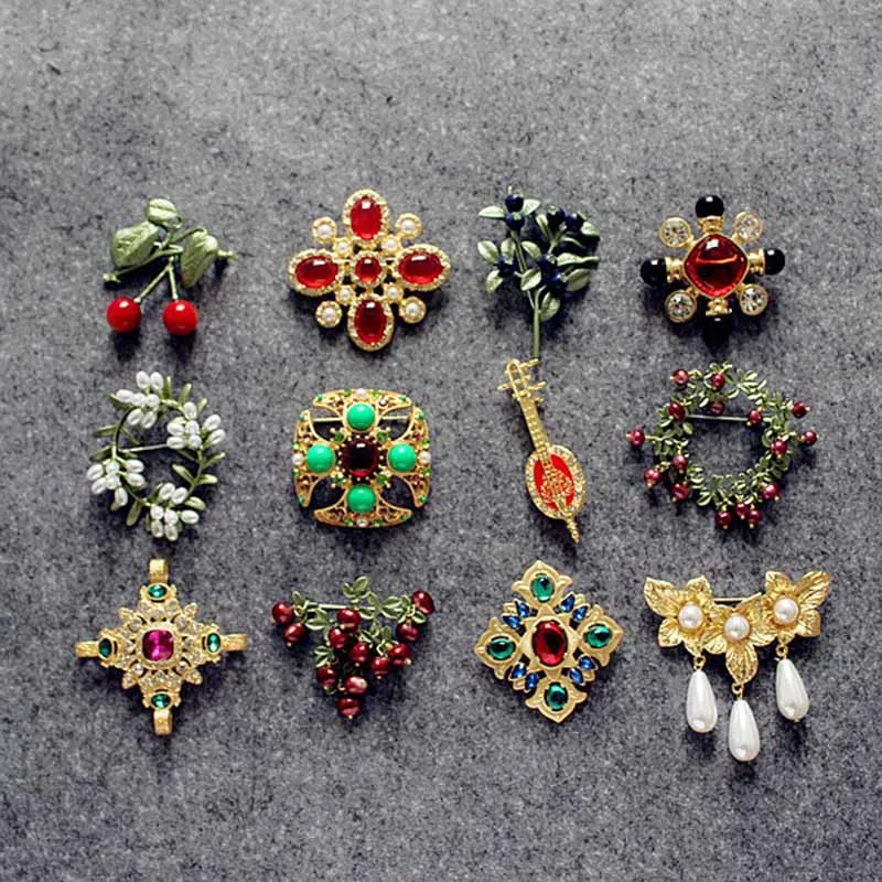

European Baroque Plant Brooch Pins Gem Flower Brooch Enamel Painted Pearl Garland Coat Corsage Accessories for Women