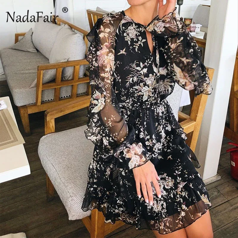 Nadafair черное шифоновое платье с цветочным принтом короткое праздничное рюшами