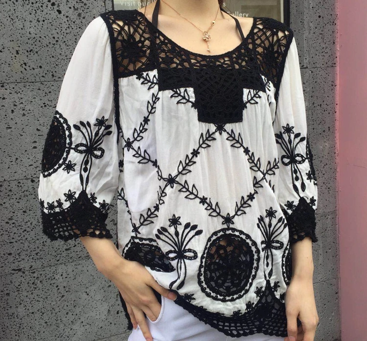 

B1313 plus size blusas mujer de moda 2020 blouse women V-Neck Plus Size Long Sleeve Tops Flare Sleeve Embroidered Blouse