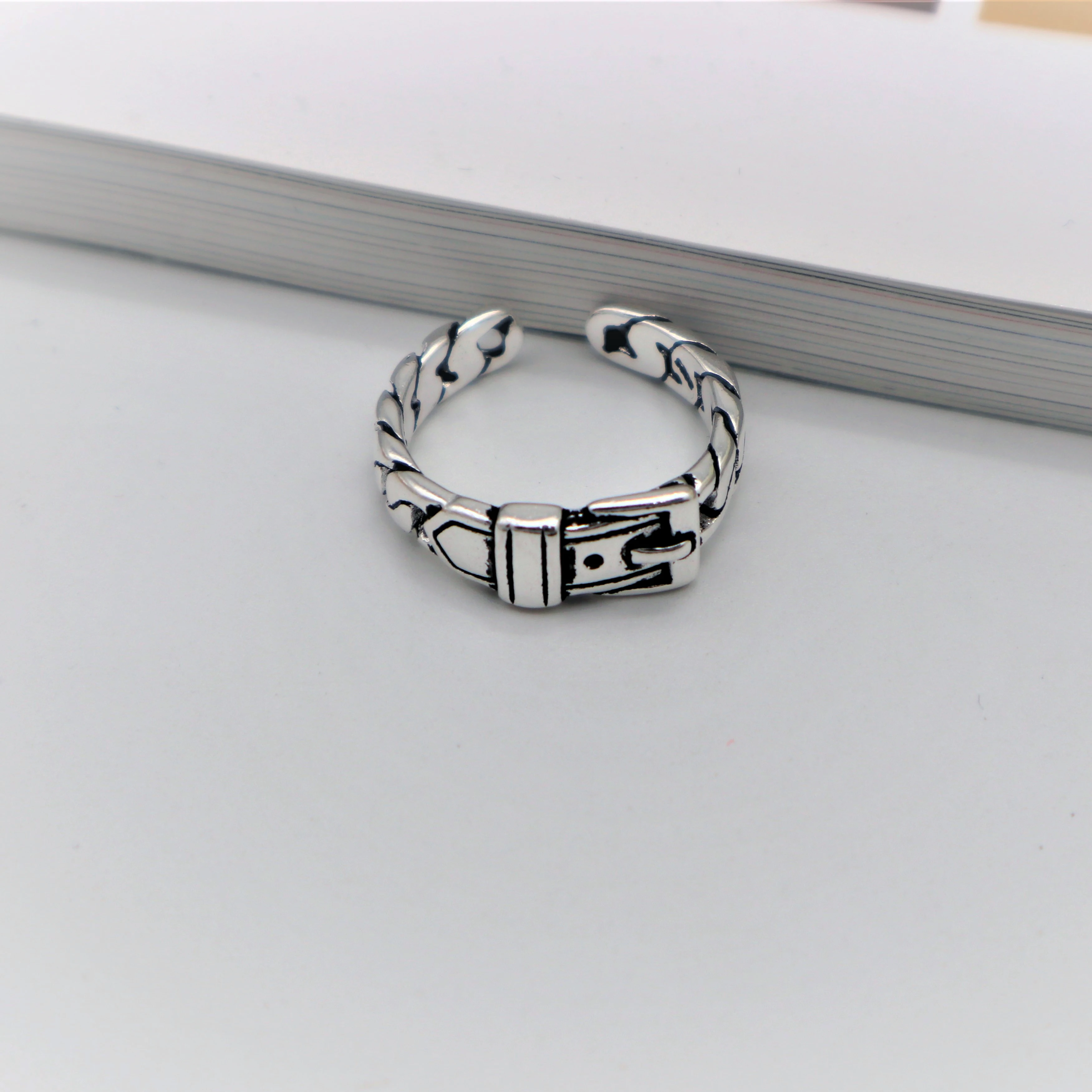 Креативные кольца в форме ремня стиле ретро для женщин и мужчин металлическая