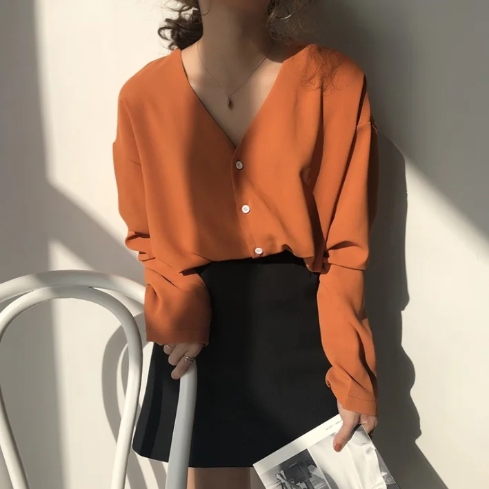 Женская однотонная шикарная блузка с v образным вырезом на одной пуговице