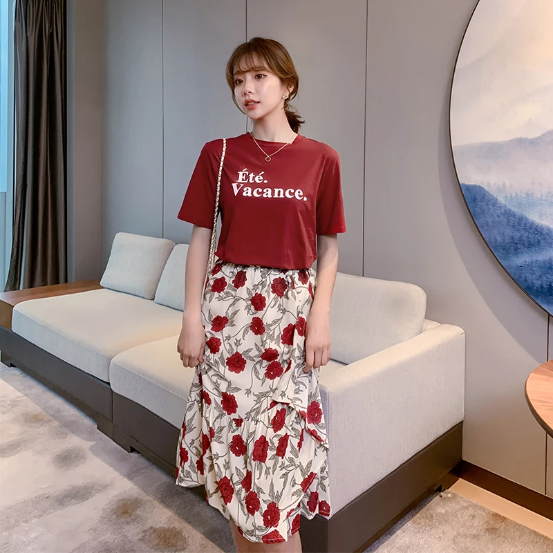 

Make new European web celebrity Xuan elegant wind small pure and fresh and sweet dress show thin T-shirt bust skirt suit