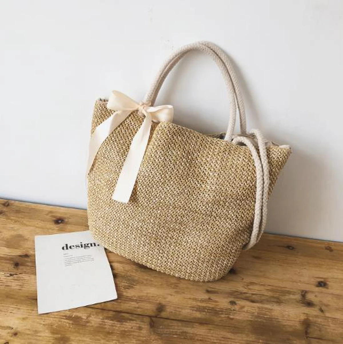 

Ladies Ribbon Bow Straw Bag Rattan Ribbon Bow Pure Color Shoulder Bag Ladies Acute Fashion Beach Travel Bag