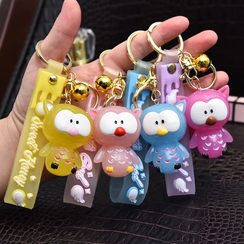 

Cartoon resin light-emitting owl key chain creative bag personalized keychain car accessories small gifts wholesale