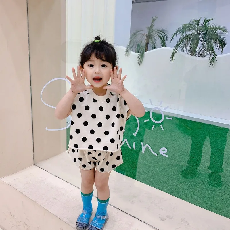 

Children's suit 2021 children's clothing spring and summer new suit polka dot shorts + short-sleeved two-piece suit
