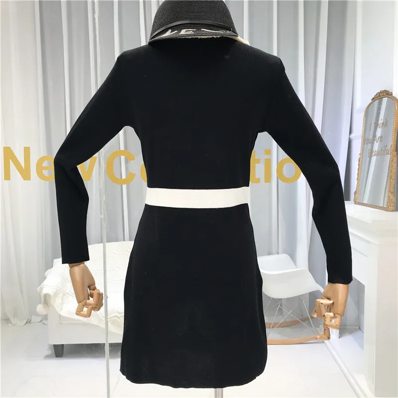 Женское трикотажное платье ALPHALMODA французское с V-образным вырезом и длинными