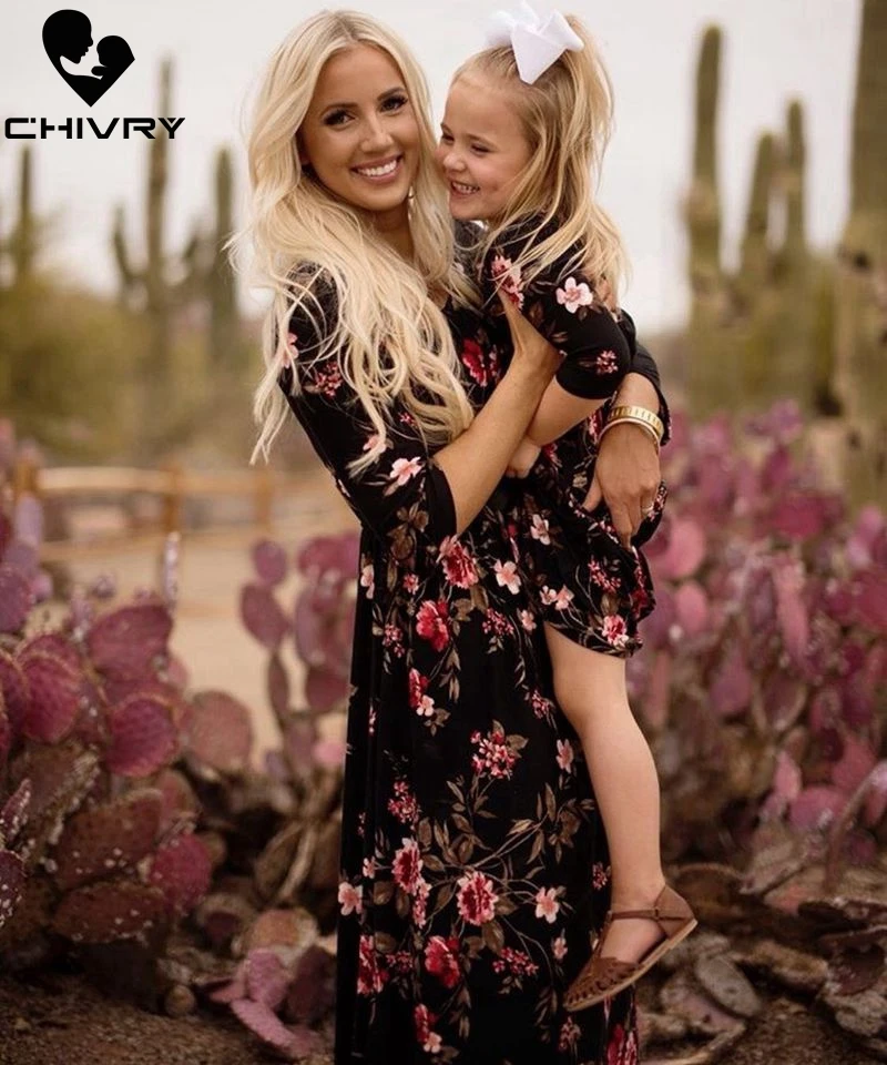 Новые платья для мамы и дочки длинное платье без рукавов с цветочным рисунком