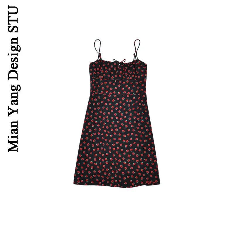 Хлопковое платье во французском стиле на бретельках с розами пикантное