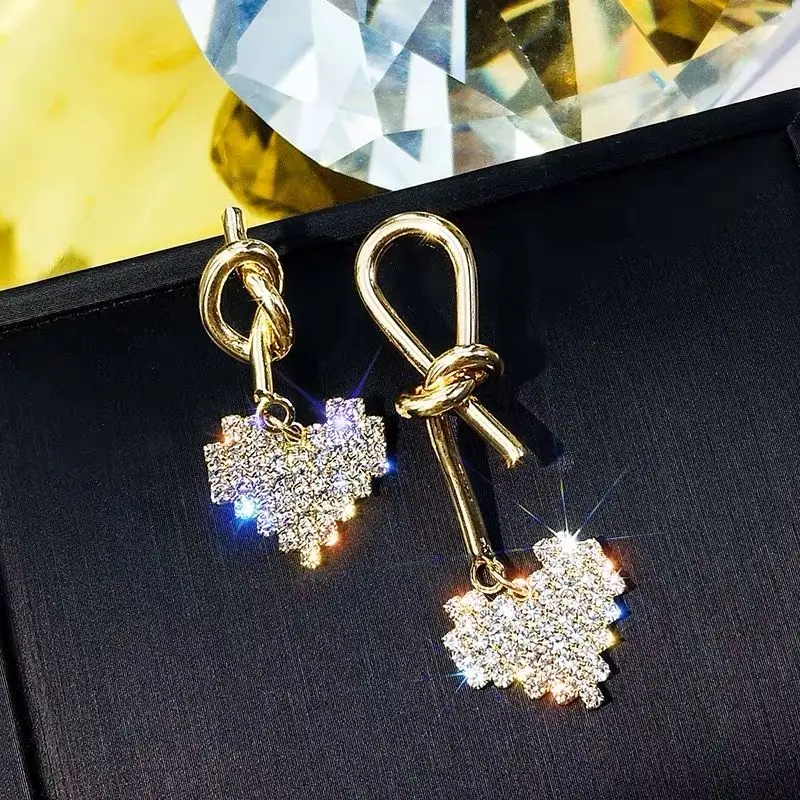 

Trendy Crystal Heart Women Dangle Earrings Asymmetric Metal Love Earrings For Women Drops Earrings Bohemian Earrings