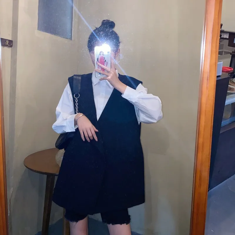 

Summer 2021 New Loose Versatile Pocket Shirt + Design Sense V-neck Vest Two-Piece Set Fashion Suit Women