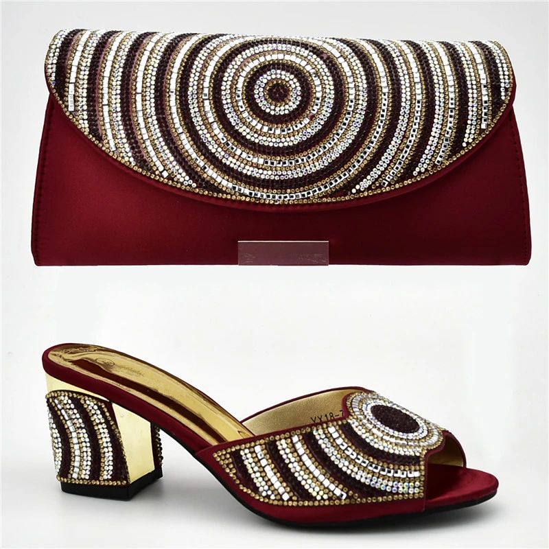 Новое поступление по выгодной цене с доставкой в комплекте Женский комплект из