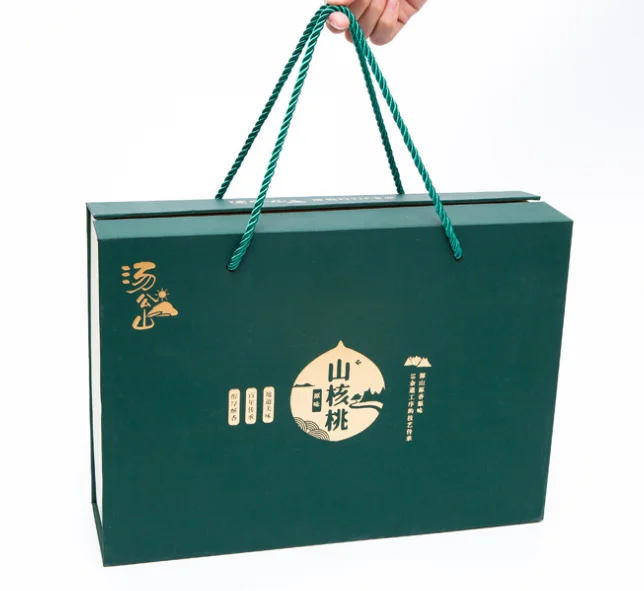 Роскошная Ароматизированная свеча Rose Золотая баночка с гравировкой логотипа и