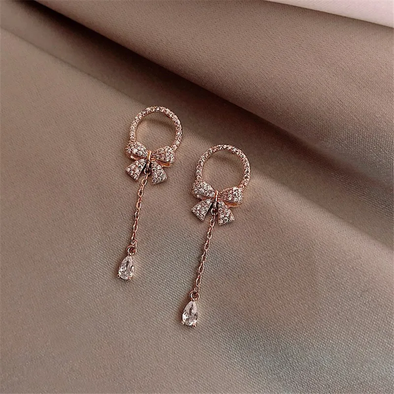 Женские серьги-гвоздики из розового золота стразы с кристаллами висячие серьги