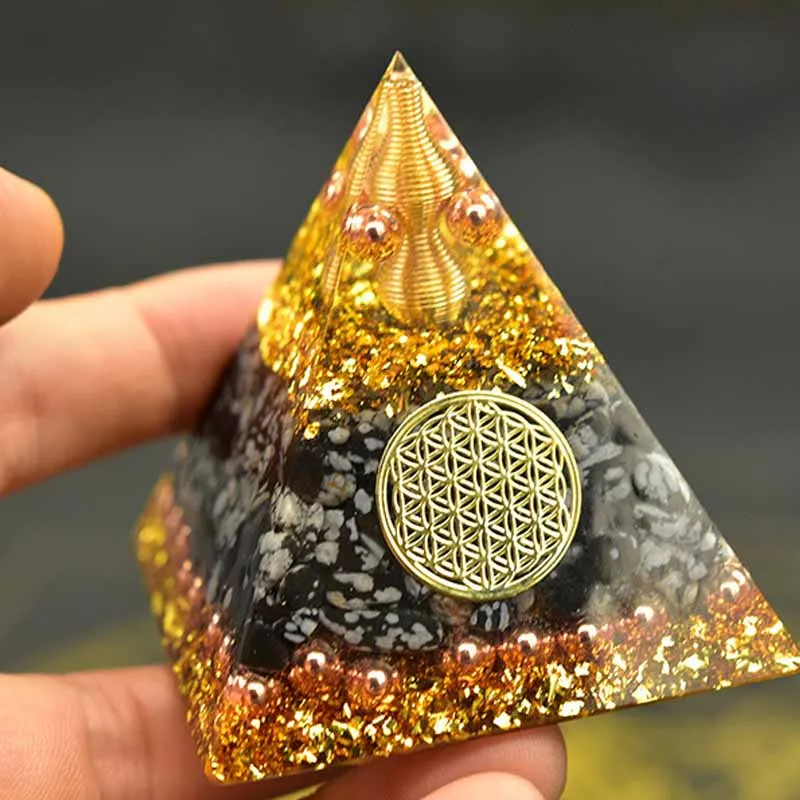 

Manual Orgonite Pyramid Natural Stone Alabaster Yoga Energy Ornaments Pyramid Resin Craft Meditation Healing Generator Jewelry