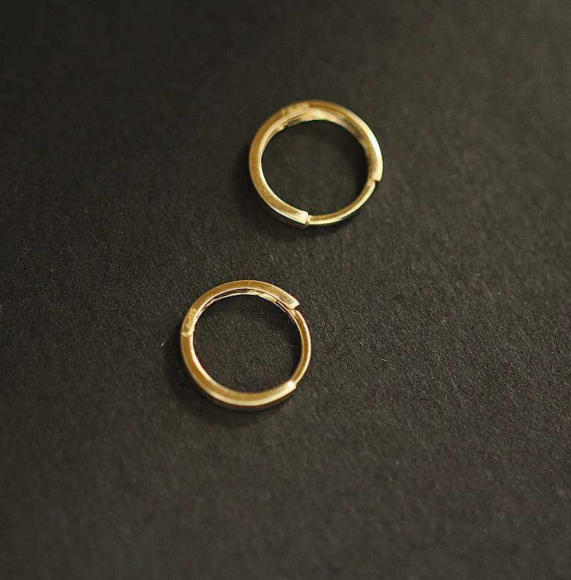

CMajor 9K золотые Изящные Ювелирные изделия гладкие Элегантные Изящные личности классические шикарные простые маленькие серьги-кольца для девушек и женщин