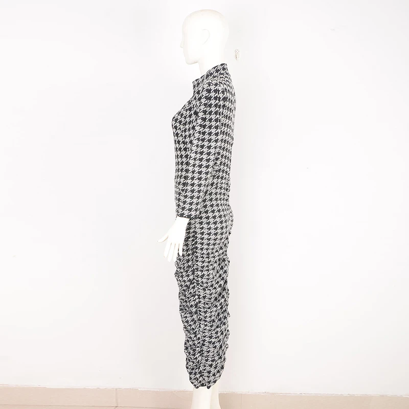 Женское винтажное трикотажное платье миди в клетку облегающее твидовое с