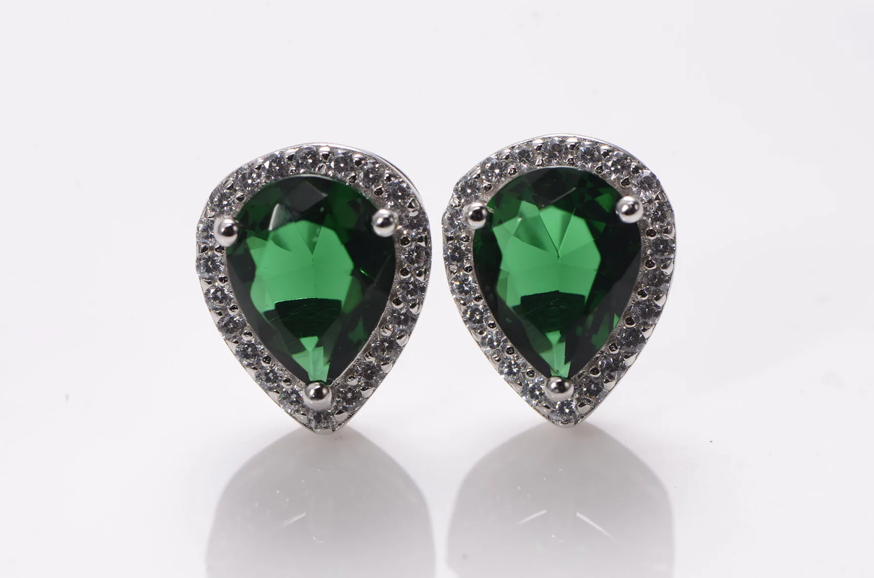 

Серьги из серебра 925 пробы с фианитом
