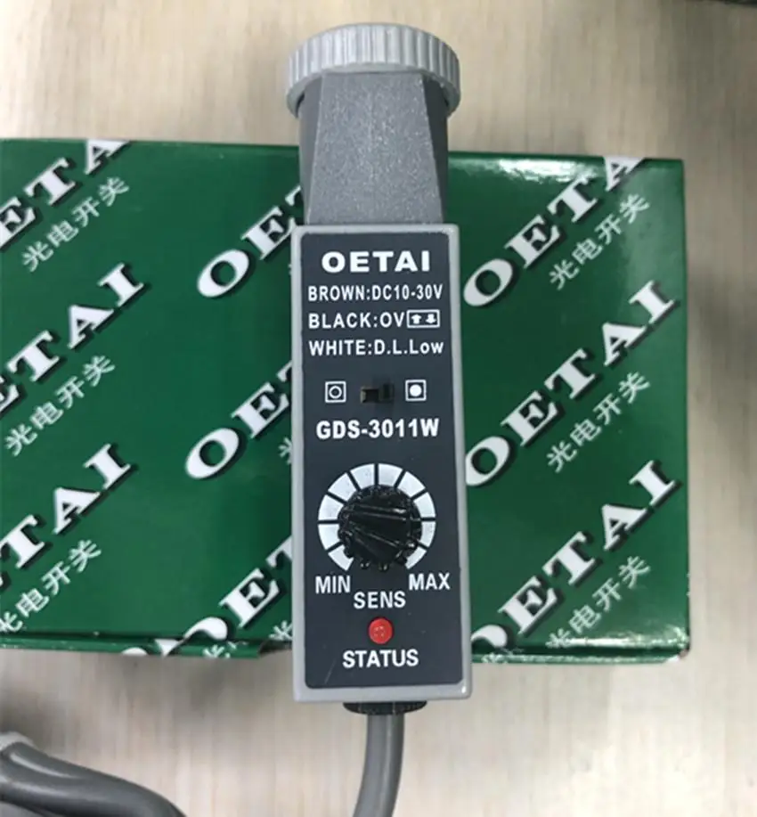 

(New Original)GDS-3011W GDS-3011R GDS-3011G GDS-3011B OETAI Packaging Machinery Color Mark Sensor