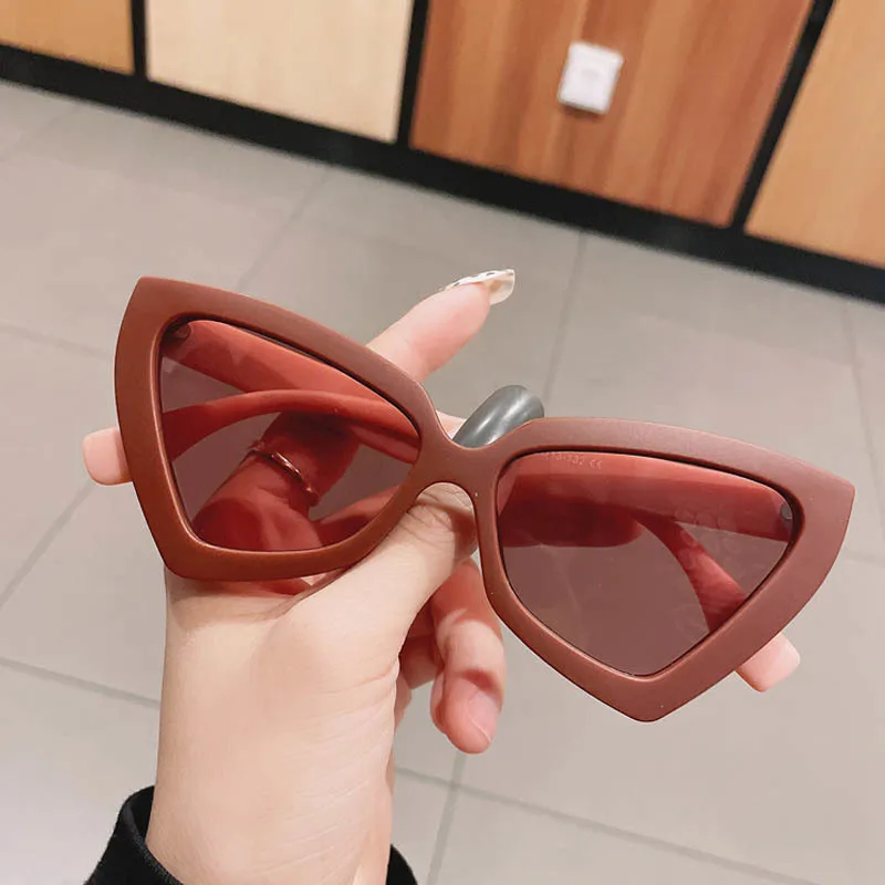 

Luxury Retro Women's Triangle Sunglasses New Featured Famous Design Butterfly Sun Glasses Female Wine Red Brand Shades UV400
