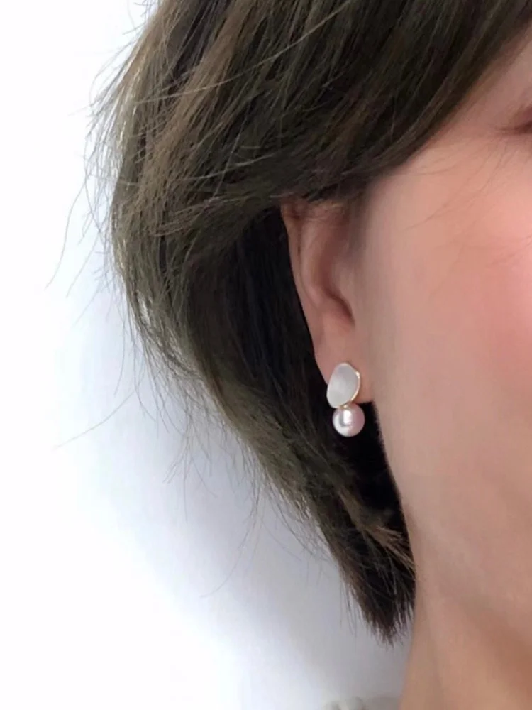 

18 K Solid Yellow Gold Jewelry(AU750) Women Bead celestial light Earrings White shell Natural Seawater Akoya Pearl Fashion Lady