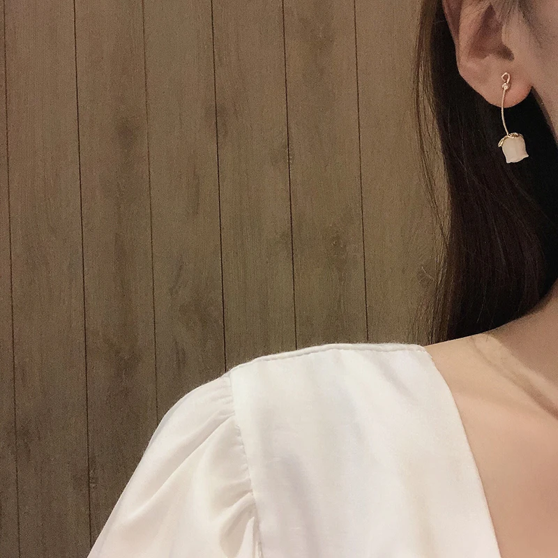 S925 серьги-подвески игольчатые ювелирные изделия Золотое покрытие с Белый цветок