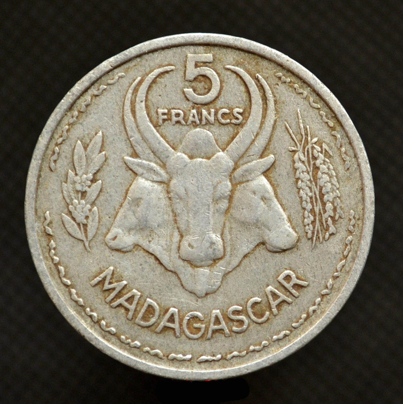 Французская мадагаскарская монета в 5 франков 1950 серия Либерти Африка 100%