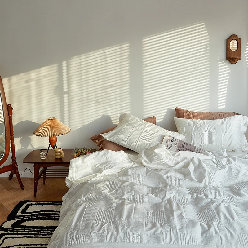 

6 Colors 300TC Bedding Set Bed Sheet Set Pillowcase Duvet Cover Set 4Pcs with Creasing Process&Buttons Design(Queen King Size)