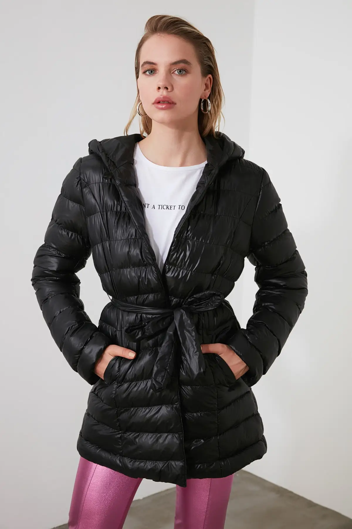 Трендовое черное Надувное пальто с капюшоном TWOAW20MO0019|Женские куртки| |