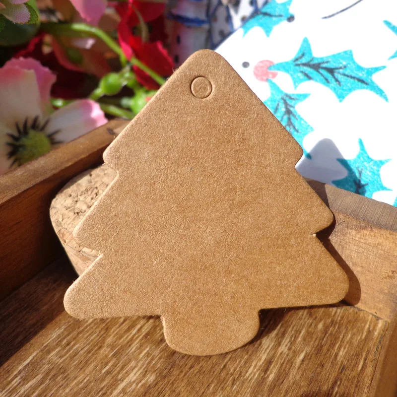 

500pcs Kraft Paper Tags Christmas Tree Shape Blank Gift Tag Xmas Party Candy Boxes Packaging Labels Hang Tags DIY Message Card