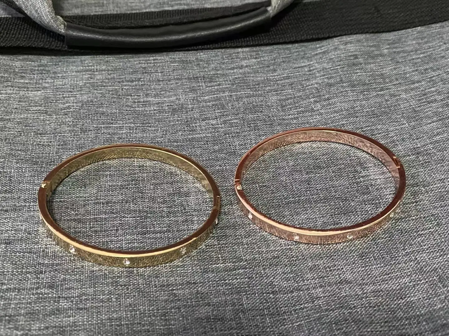 

New fashion ladies Bangle alloy material Bangle European and American fashion Bangle jewelry wholesale