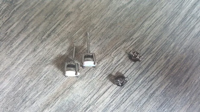 

White Fire Opal Black Gold Color Women Stud Earrings OE228