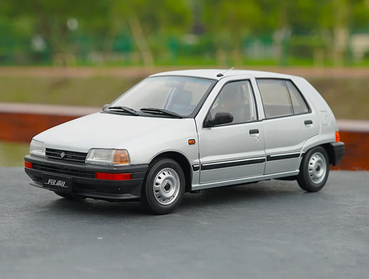 Оригинальный авторизованный подлинный 1:18 Yiqi китайский Тяньцзинь Xiali TJ7100