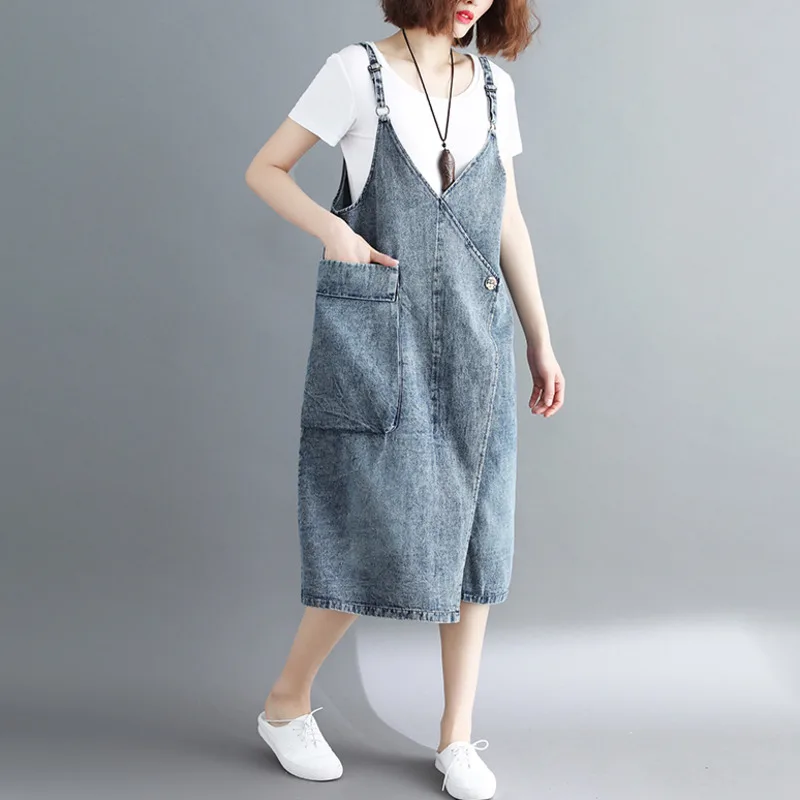 Женское джинсовое платье на тонких бретельках с большими карманами|Женские