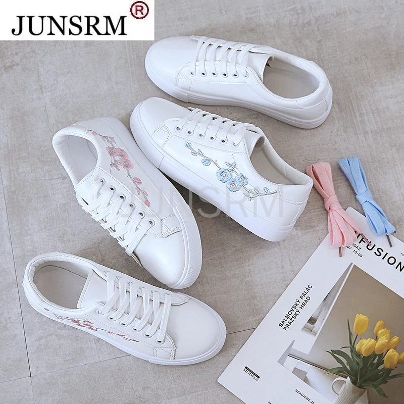 

2021 Spring Fashion Breathble Vulcanized Shoes Women Sneakers Pu leather Platform Shoes Women Lace up Casual Shoes White A530