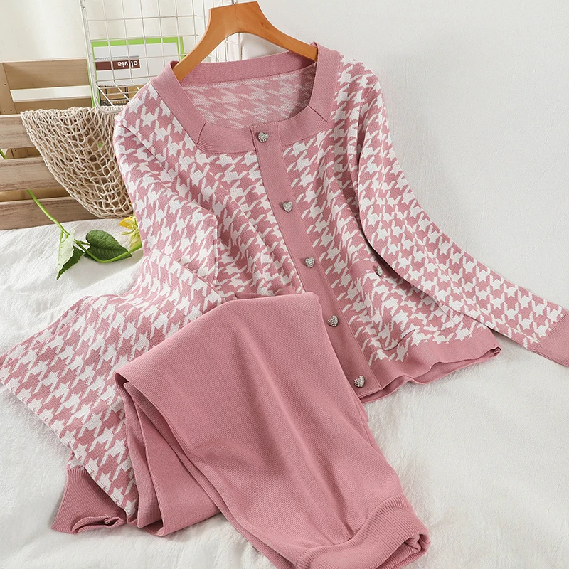 

Женский комплект из 2 предметов, элегантный розовый свитер с длинным рукавом «гусиные лапки» и трикотажные брюки с широкими штанинами, осен...