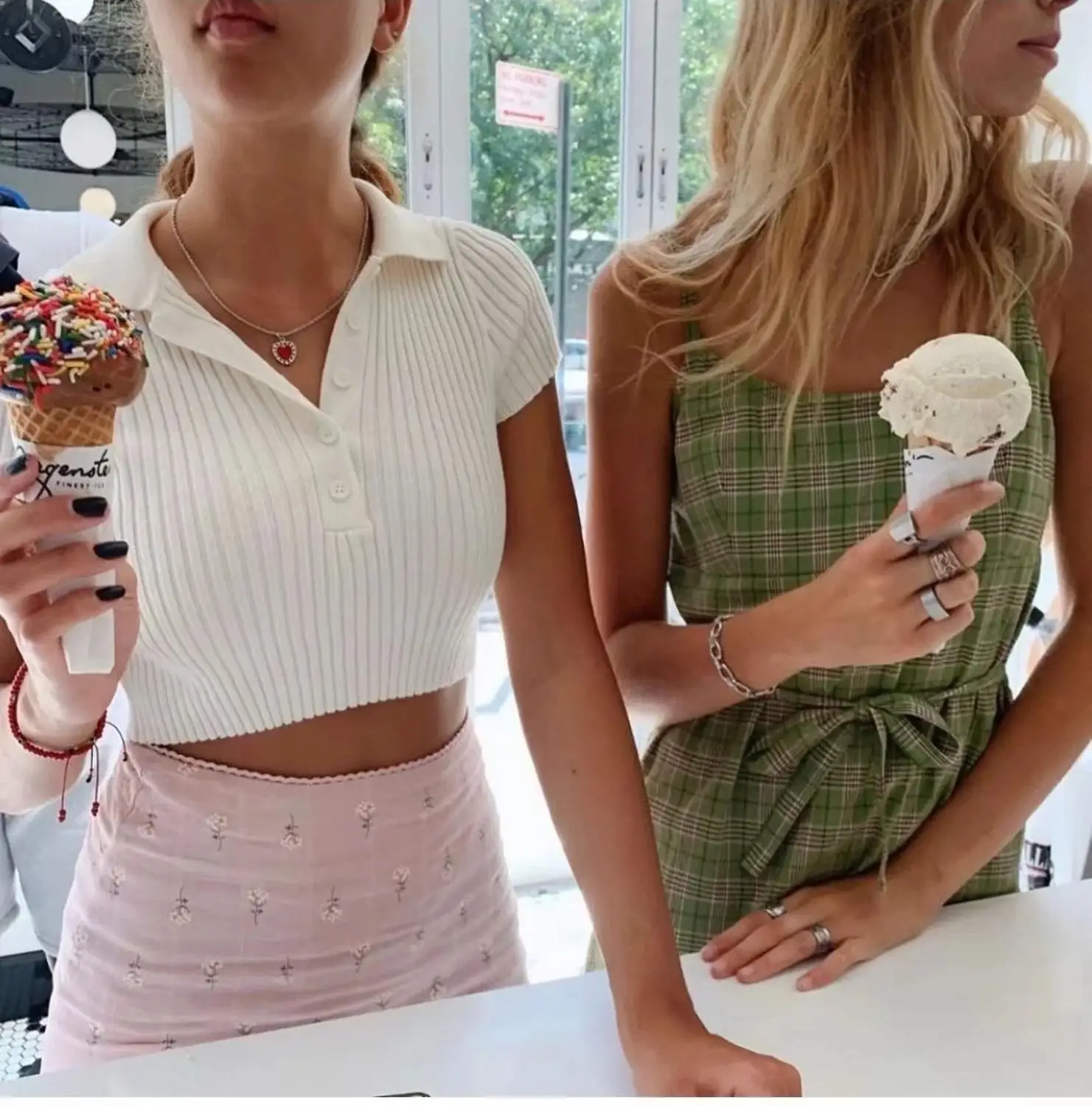 Женский трикотажный свитер в полоску короткий пуловер винтажном стиле с