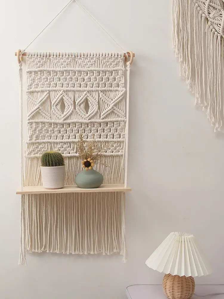 

Настенная вешалка для гобелен из макраме с кисточками
