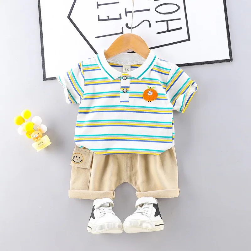 

Комплект одежды для маленьких мальчиков HYLKIDHUOSE, летняя футболка с коротким рукавом и шорты в полоску для малышей, детская спортивная одежда,...