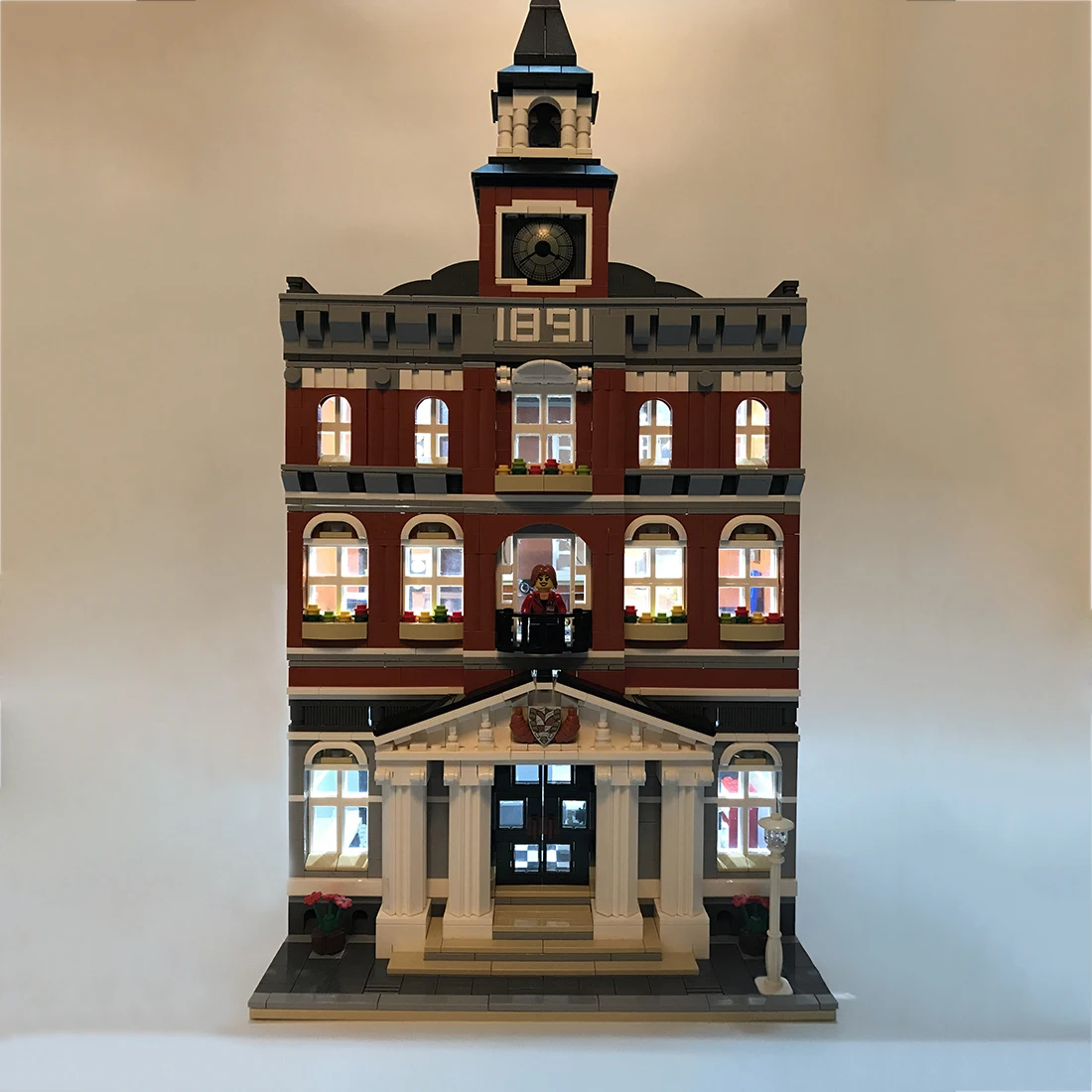 

USB Lighting Parts Small Particle Building Block Accessories Toys for Town Hall 10224 (Only LED Light, No Block Kit)