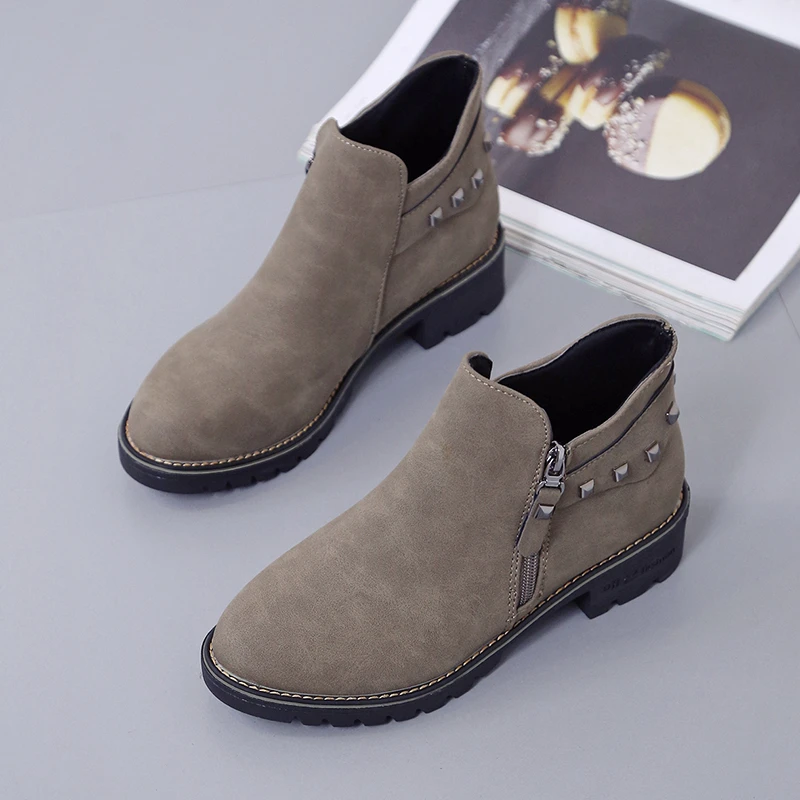 

Women Nude Boots Thick Heel Platform Short Boot British Style Martin Boot Rivet Fashion Casual Shoe Female Commuter Tooling Shoe