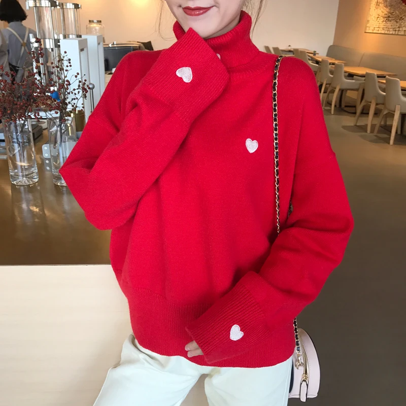 Женский свитер с вышивкой в виде сердца высоким воротником | Женская одежда