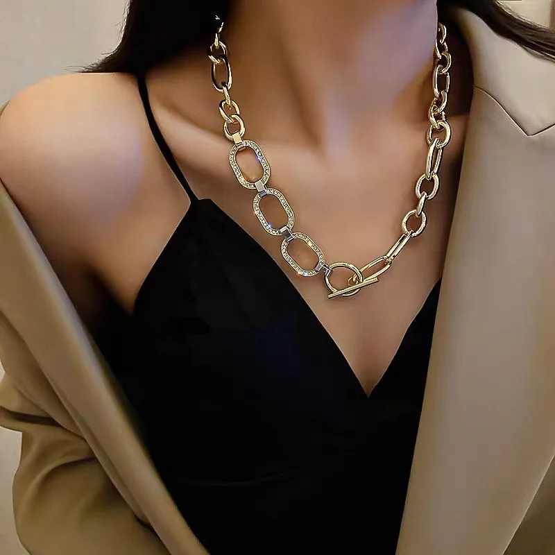

LOVOACC Exaggerated Metallic Chunky Chain Pendant Necklace for Women Luxury Bling Rhinestones Chokers Necklaces Party Jewelry